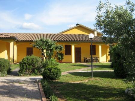 Molinaccio agriturismo Alberese l'agriturismo dal giardino
